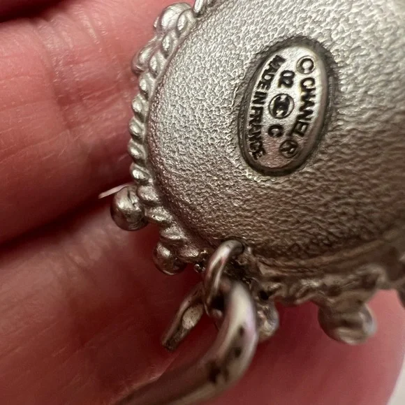 Chanel clip bangle with Pearl ☝️🤩❤️ - Picture 4 of 6